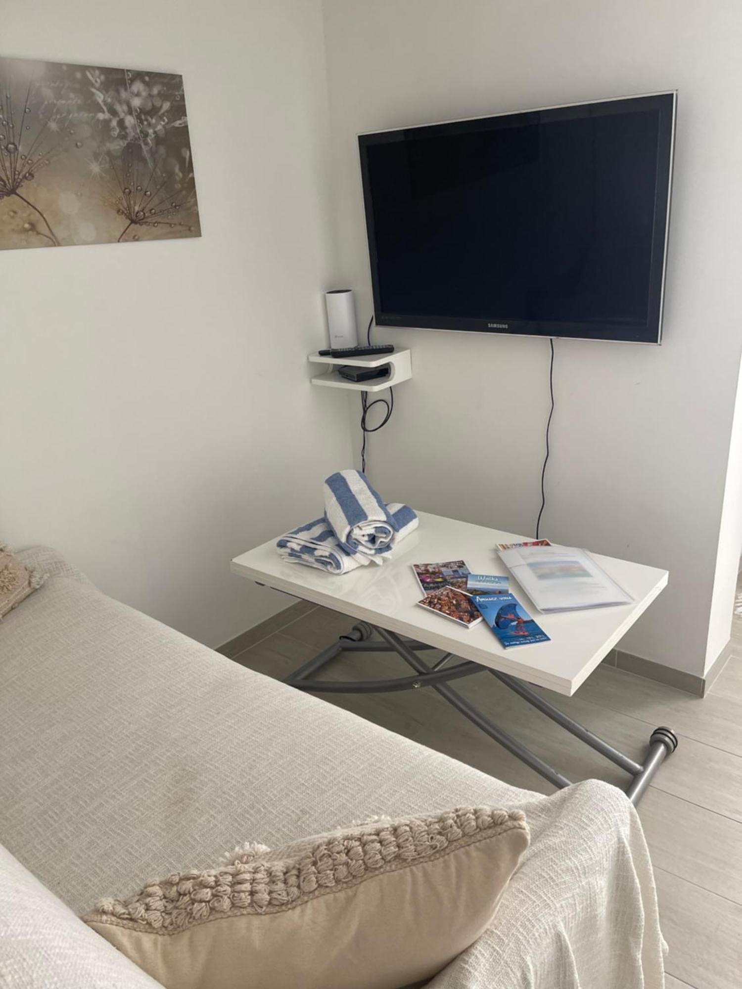 Grand Studio Neuf A 50 M Du Port Saint Tropez Bagian luar foto