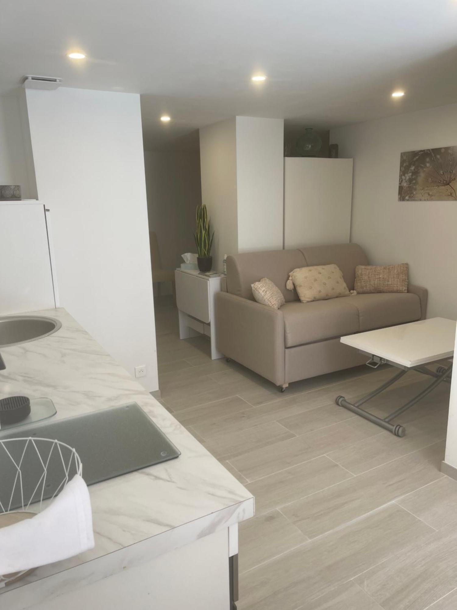 Grand Studio Neuf A 50 M Du Port Saint Tropez Bagian luar foto