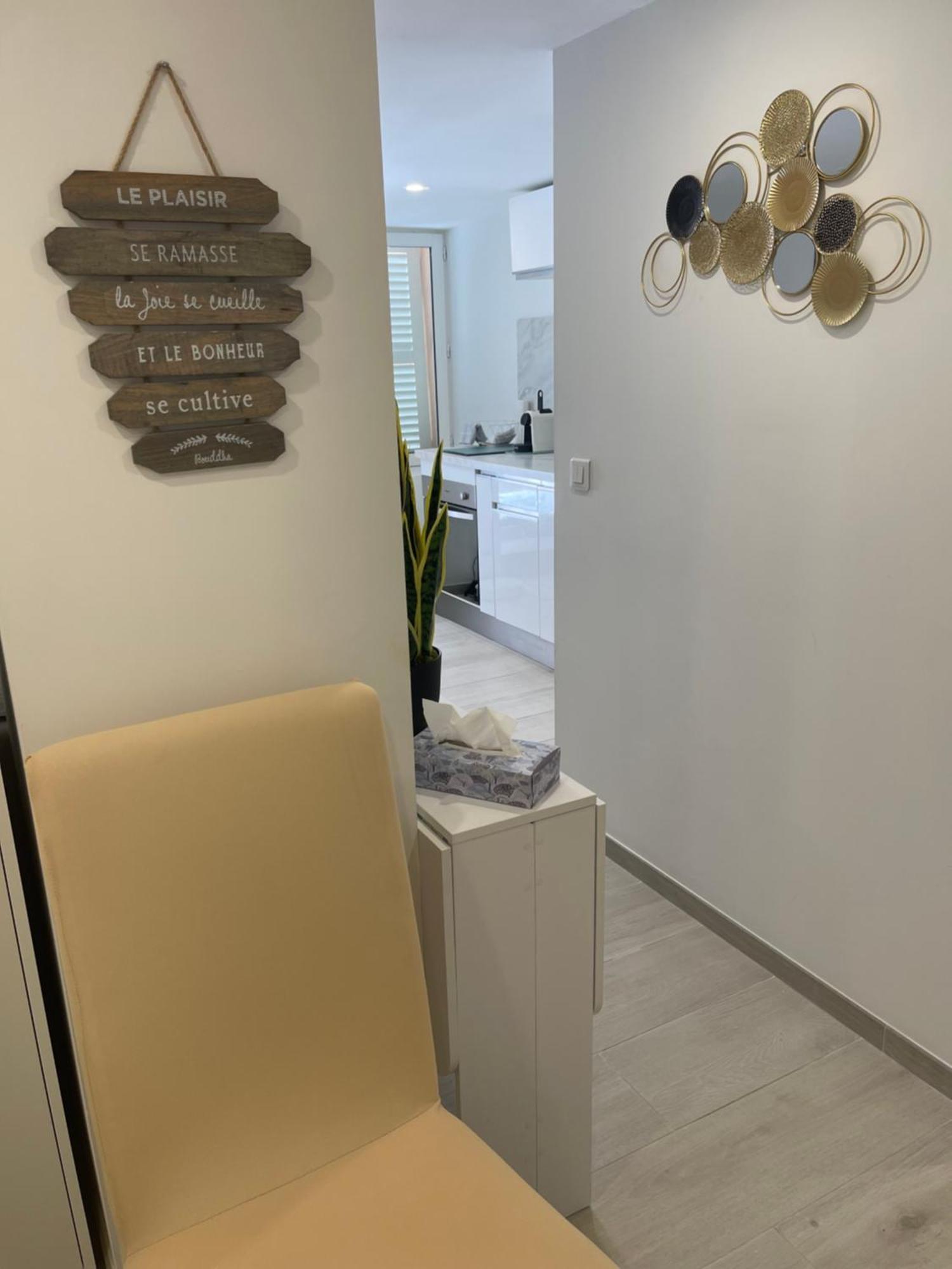 Grand Studio Neuf A 50 M Du Port Saint Tropez Bagian luar foto