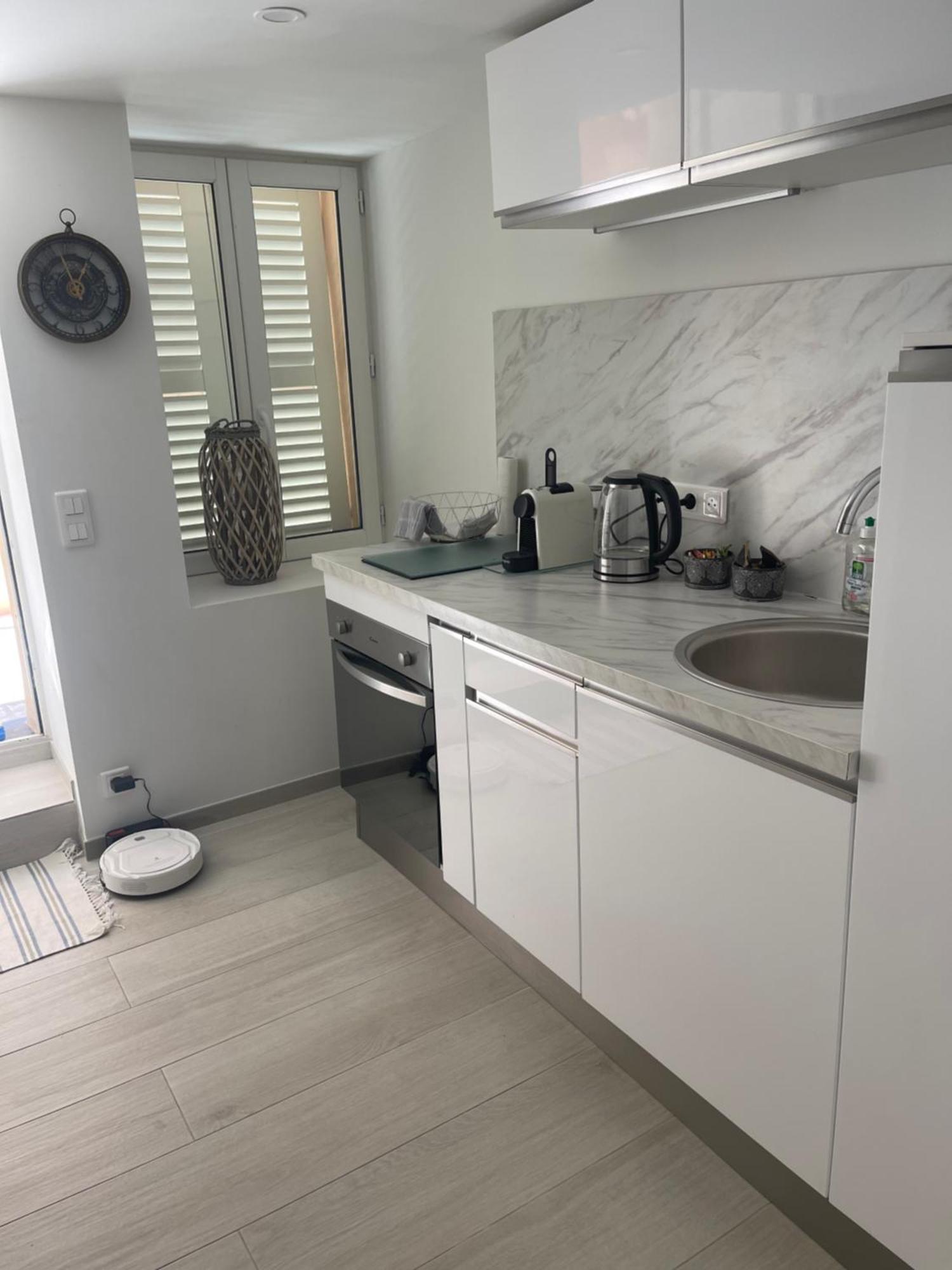 Grand Studio Neuf A 50 M Du Port Saint Tropez Bagian luar foto